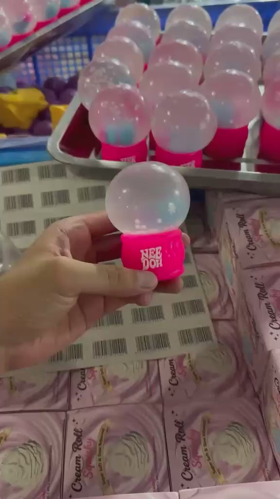 RTS- Squish&Flow Snowglobe